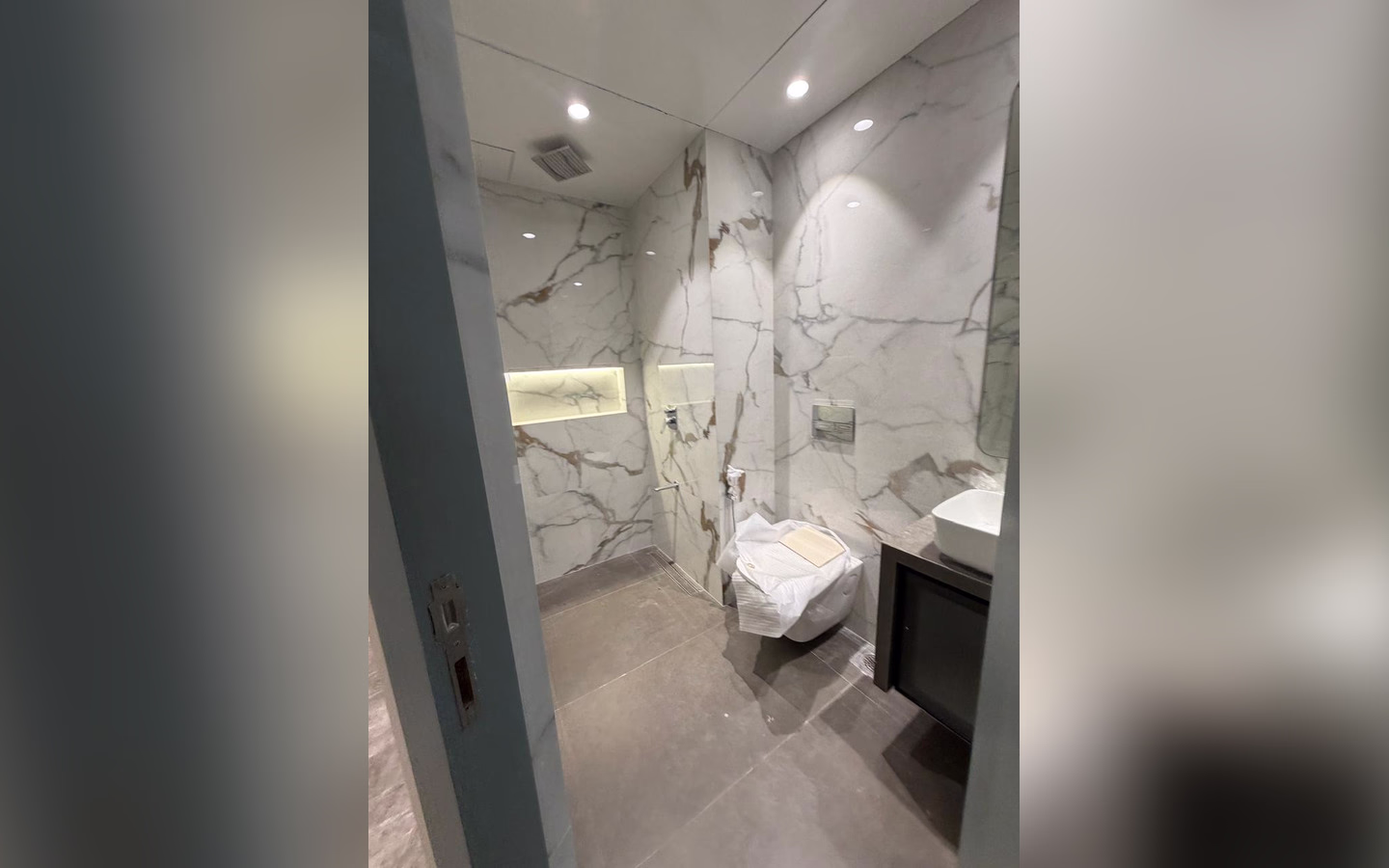 4 BHK for Rent in Lodha World View Lower Parel 04 4 BHK for Rent in Lodha World View, Lower Parel